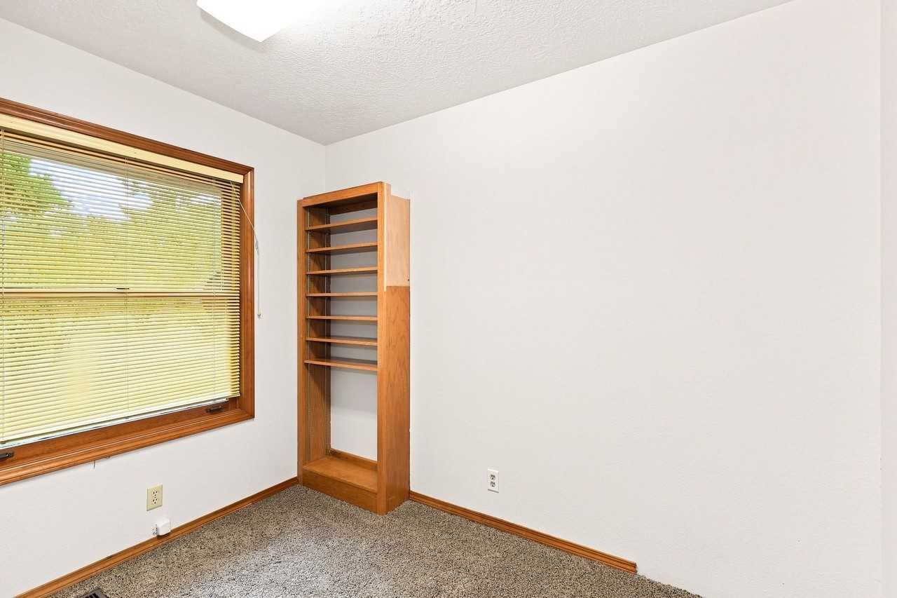 751 Catron St N - Photo 6 of 15