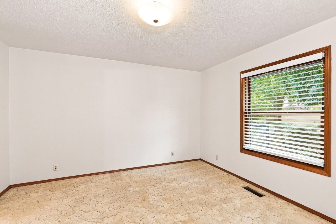 751 Catron St N - Photo 7 of 15