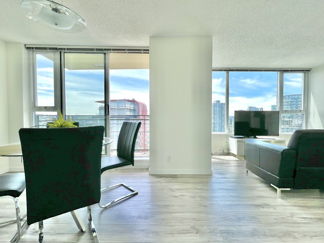 33 Smithe Street #2805 - Photo 4 of 24