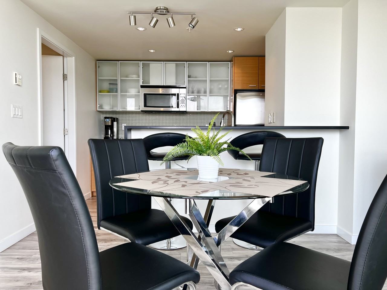 33 Smithe Street #2805 - Photo 7 of 24