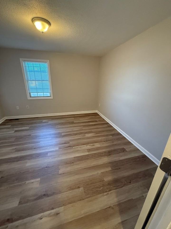 825 Worthington St - Photo 6 of 21