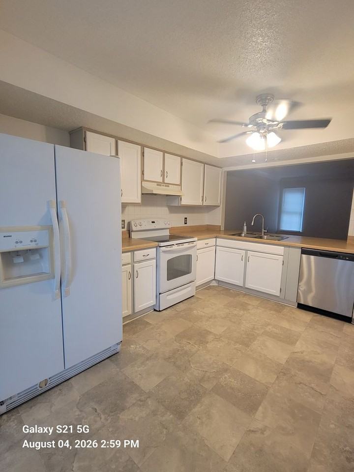 709 Jared Ct - Photo 2 of 21