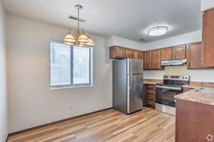 featured image of 811 Hawkeye Dr