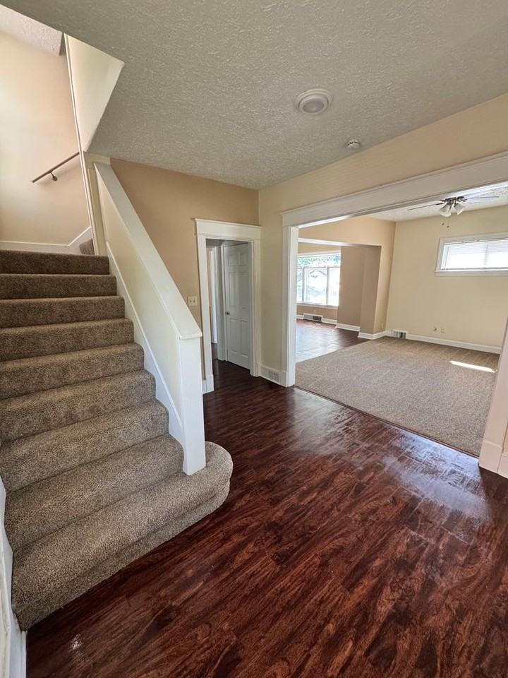 119 Olive St - Photo 2 of 19