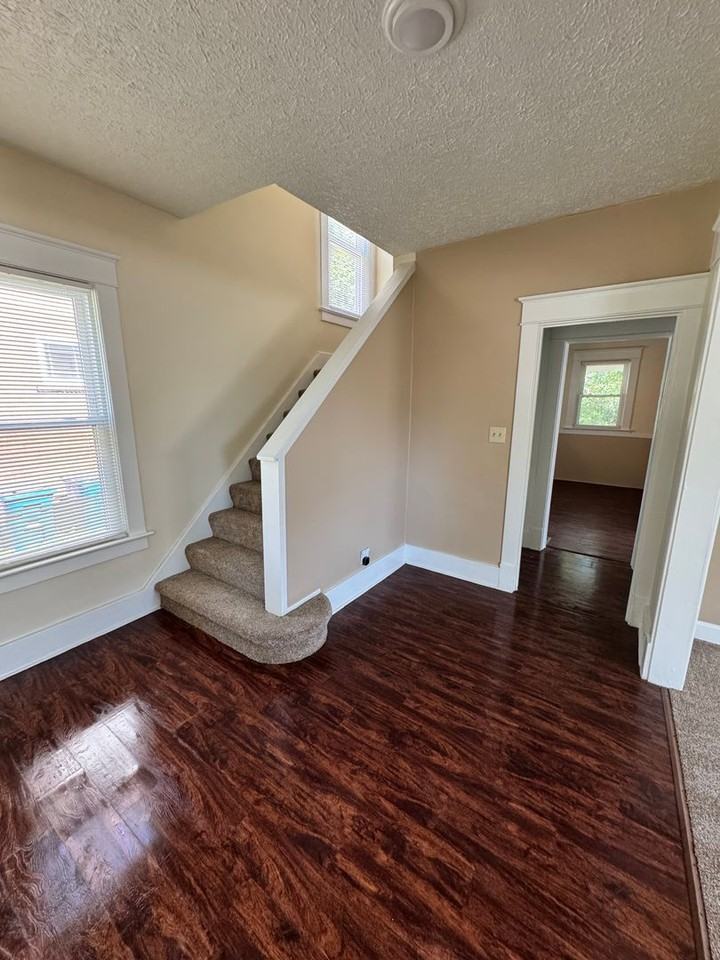119 Olive St - Photo 3 of 19