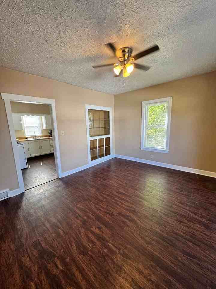 119 Olive St - Photo 5 of 19