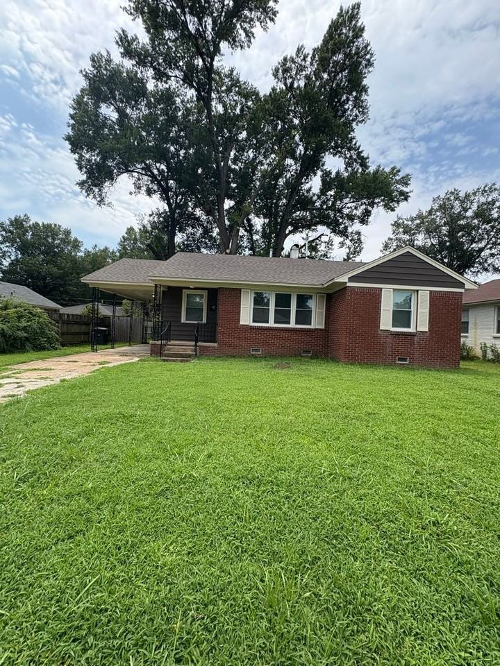 1801 Myrna Ln