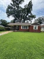 featured image of 1801 Myrna Ln