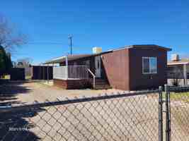 featured image of 3618 E Lark Ln