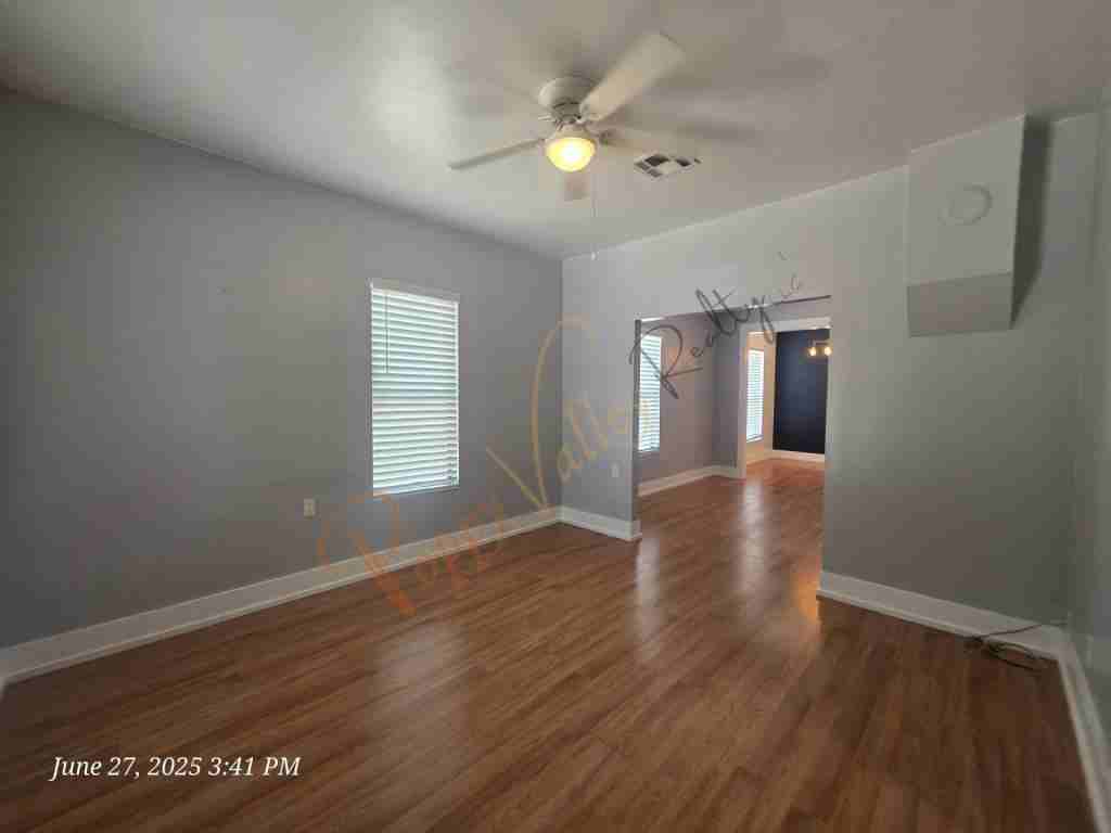 305 Grandview Ave - Photo 3 of 13