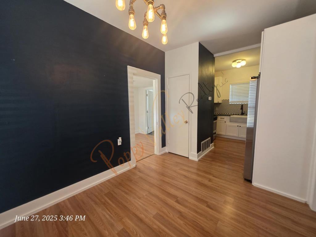 305 Grandview Ave - Photo 7 of 13