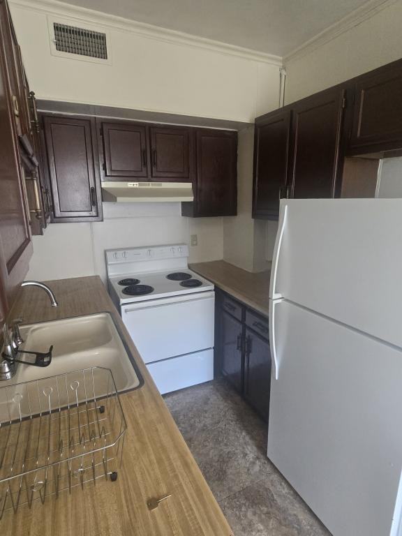 403 N 4th St - Photo 2 of 7