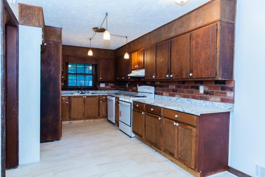 8288 Webb Rd - Photo 6 of 16