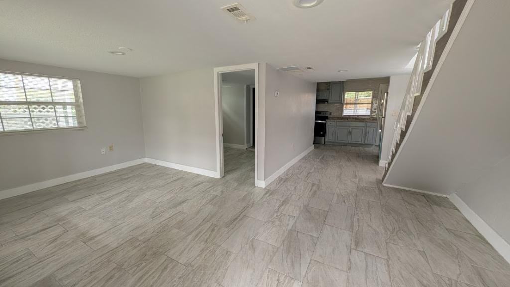 1306 Royal St - Photo 4 of 14