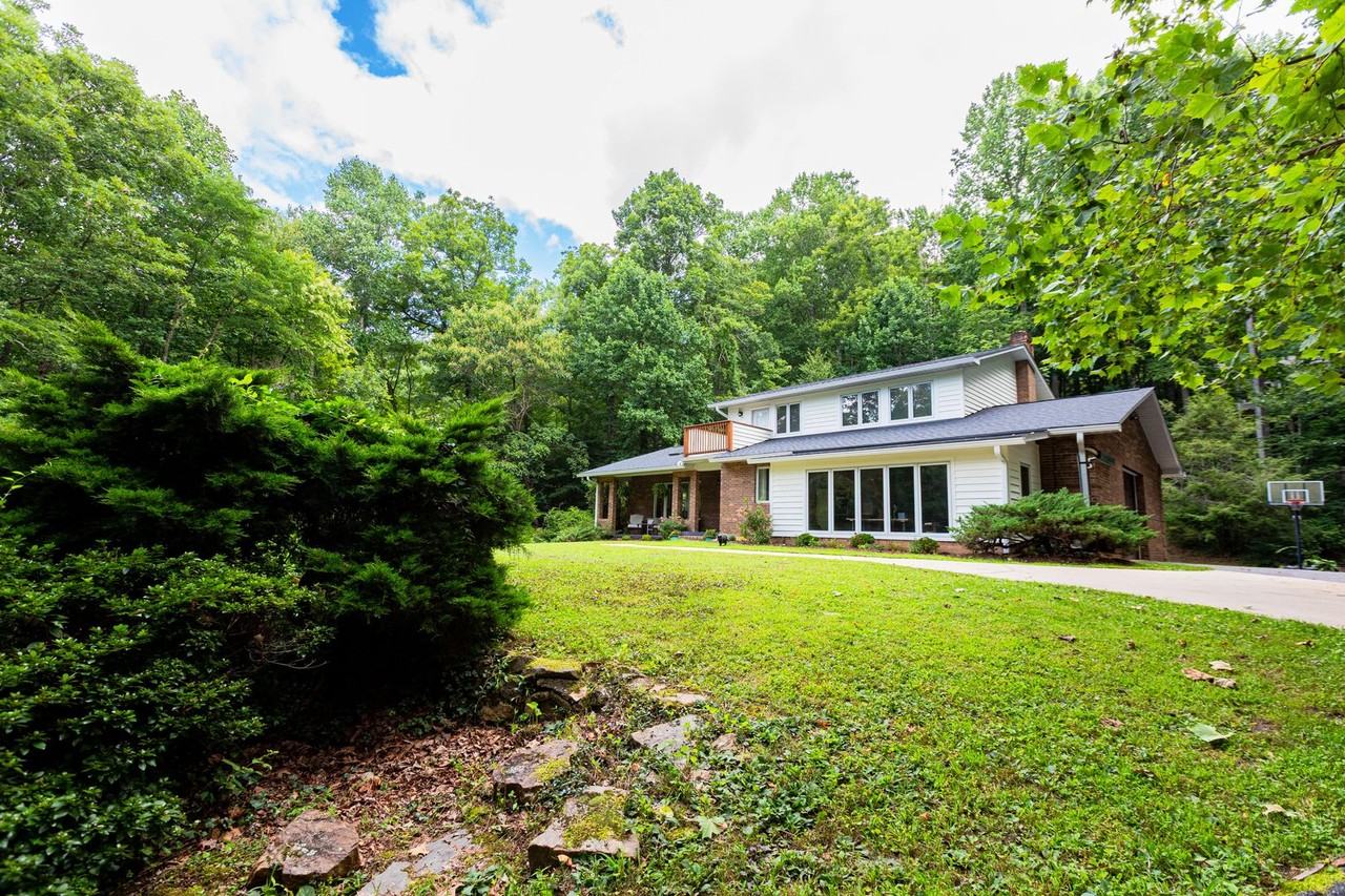 26 Indian Knob Rd - Photo 2 of 50