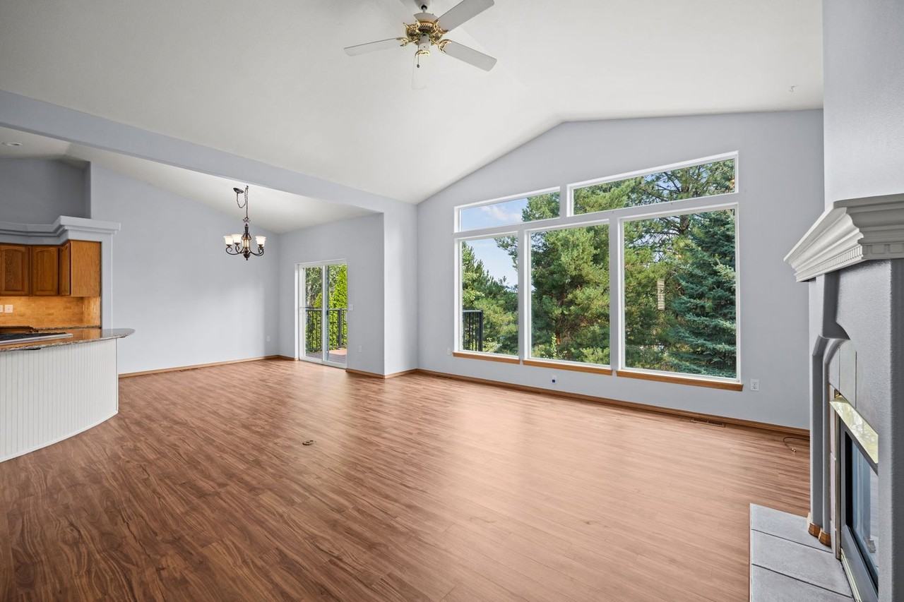 110 W Moran View Ave - Photo 6 of 49