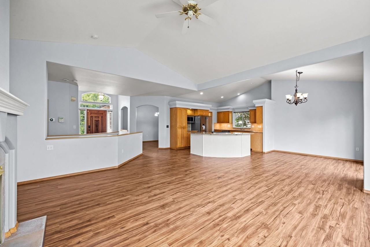 110 W Moran View Ave - Photo 7 of 49