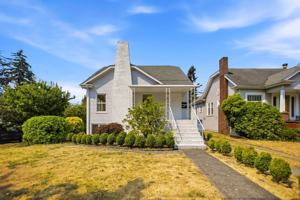 featured image of 8203 Wallingford Ave N