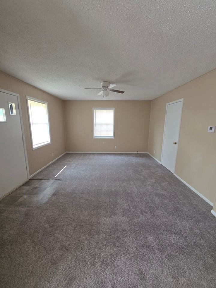 1113 Avenue 4 Ne - Photo 3 of 16
