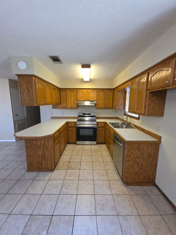 1508 E L St - Photo 6 of 21