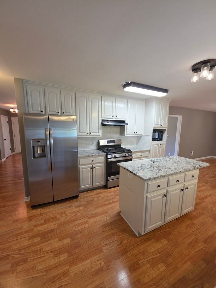 707 S Waco Ave - Photo 7 of 37