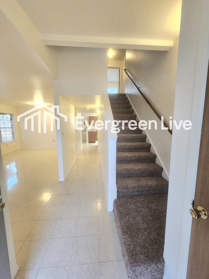 128 Fireball Dr - Photo 2 of 27