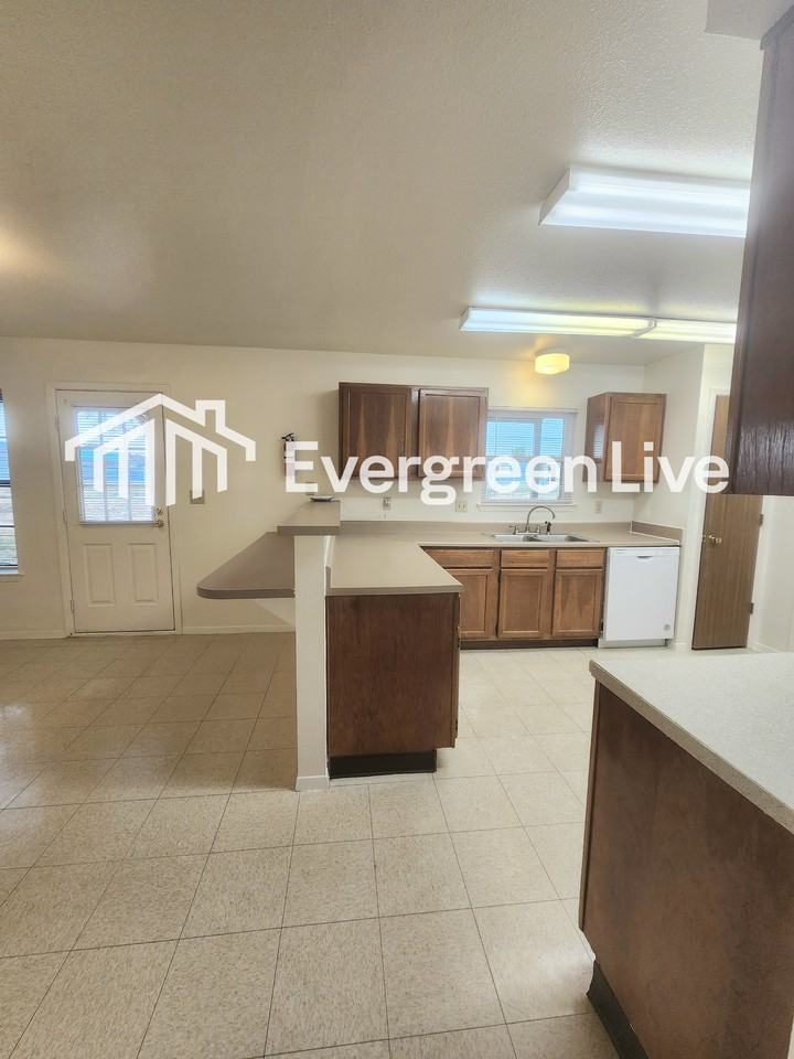 128 Fireball Dr - Photo 6 of 27