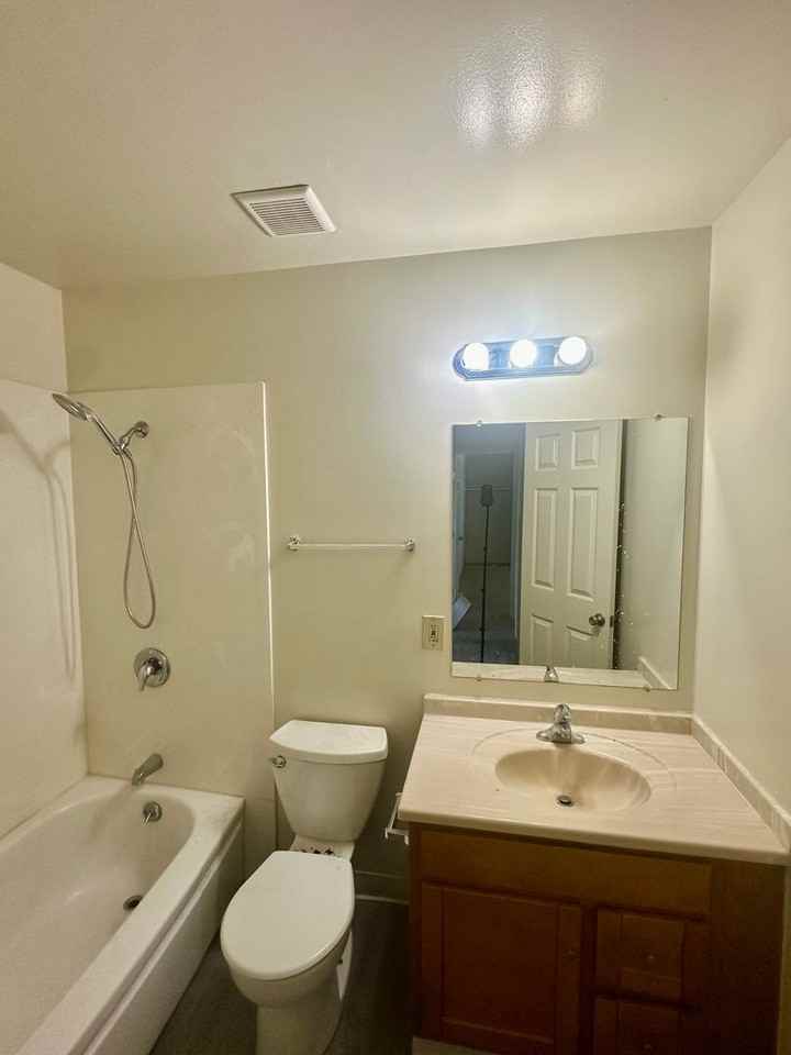 15111 Washington Ave #25 - Photo 7 of 9