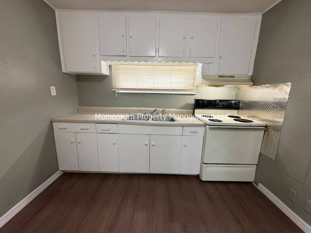 2112 E Bird St - Photo 3 of 12