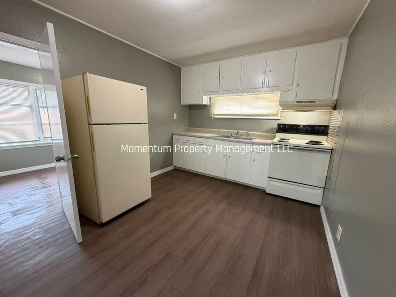 2112 E Bird St - Photo 4 of 12