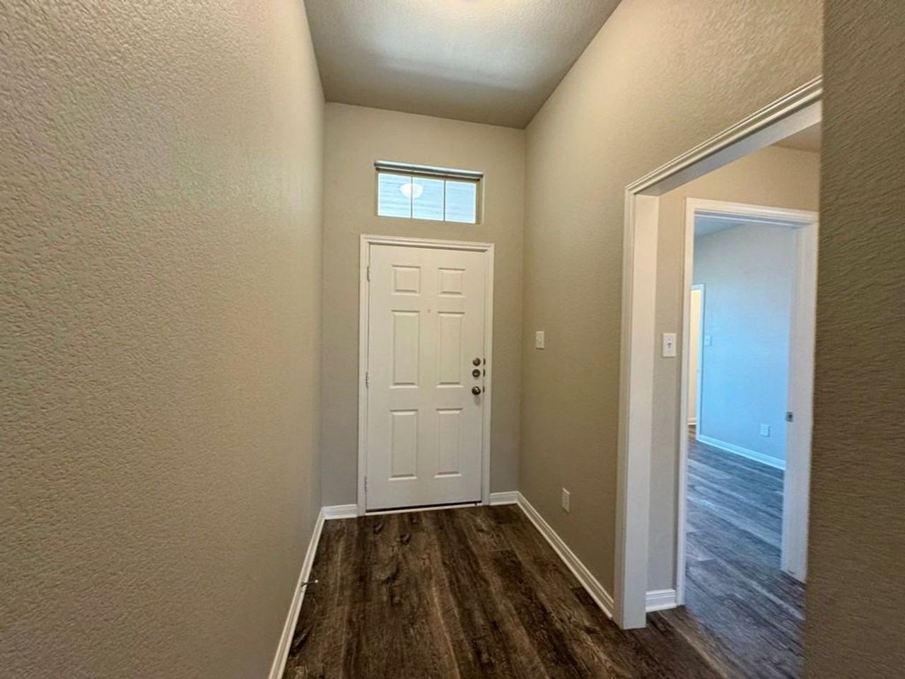 1908 Delano Dr - Photo 2 of 37