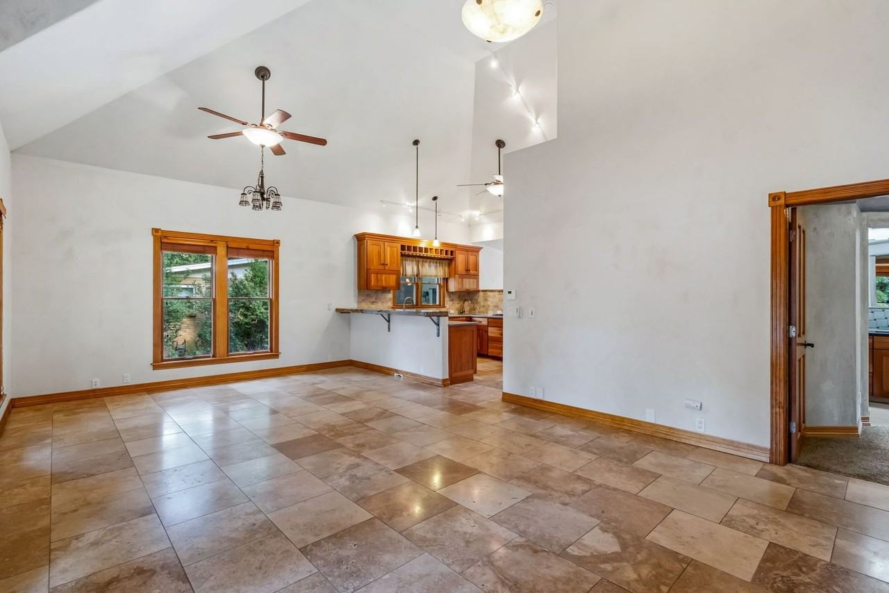 1800 W Mulberry St - Photo 5 of 33