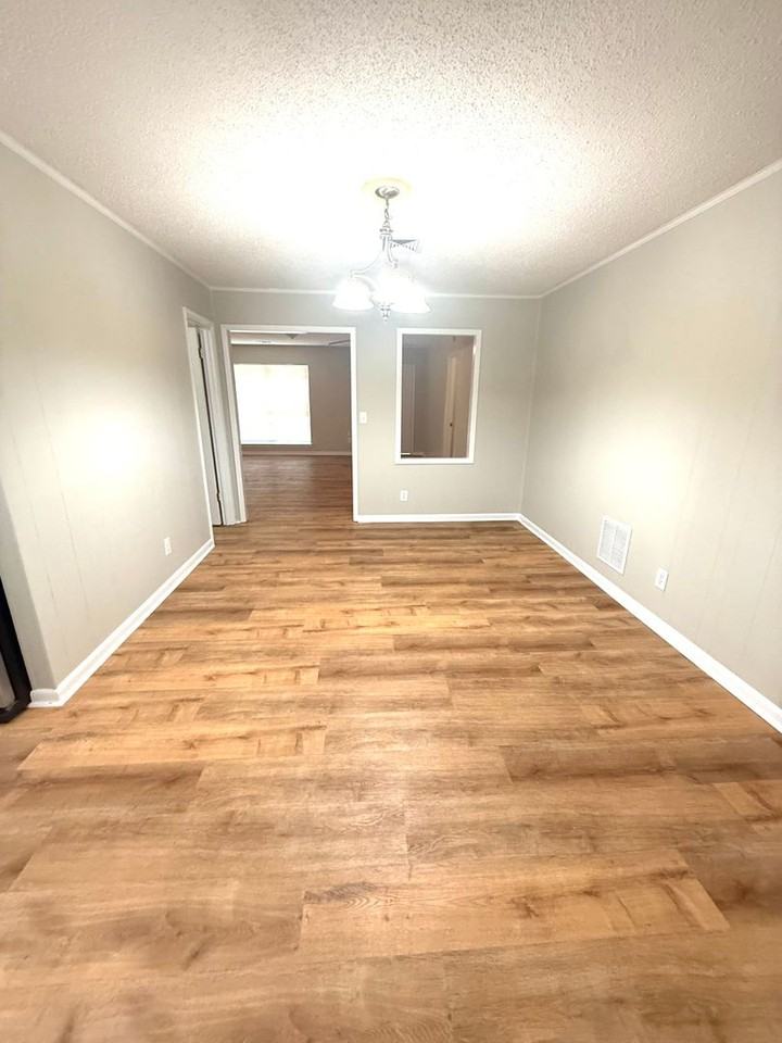 6319 Pinebrook Dr - Photo 5 of 14