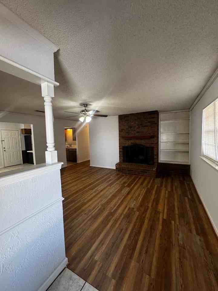 2809 Lawton Dr - Photo 3 of 15
