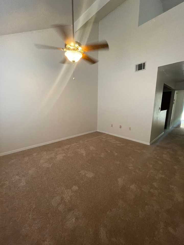 3504 Nw 37th Ave - Photo 3 of 25