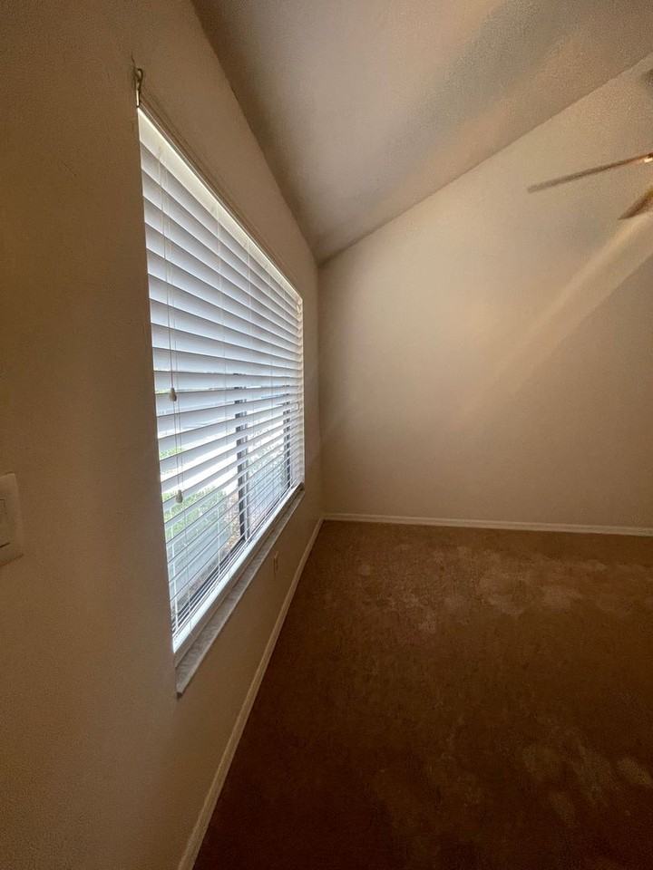 3504 Nw 37th Ave - Photo 4 of 25