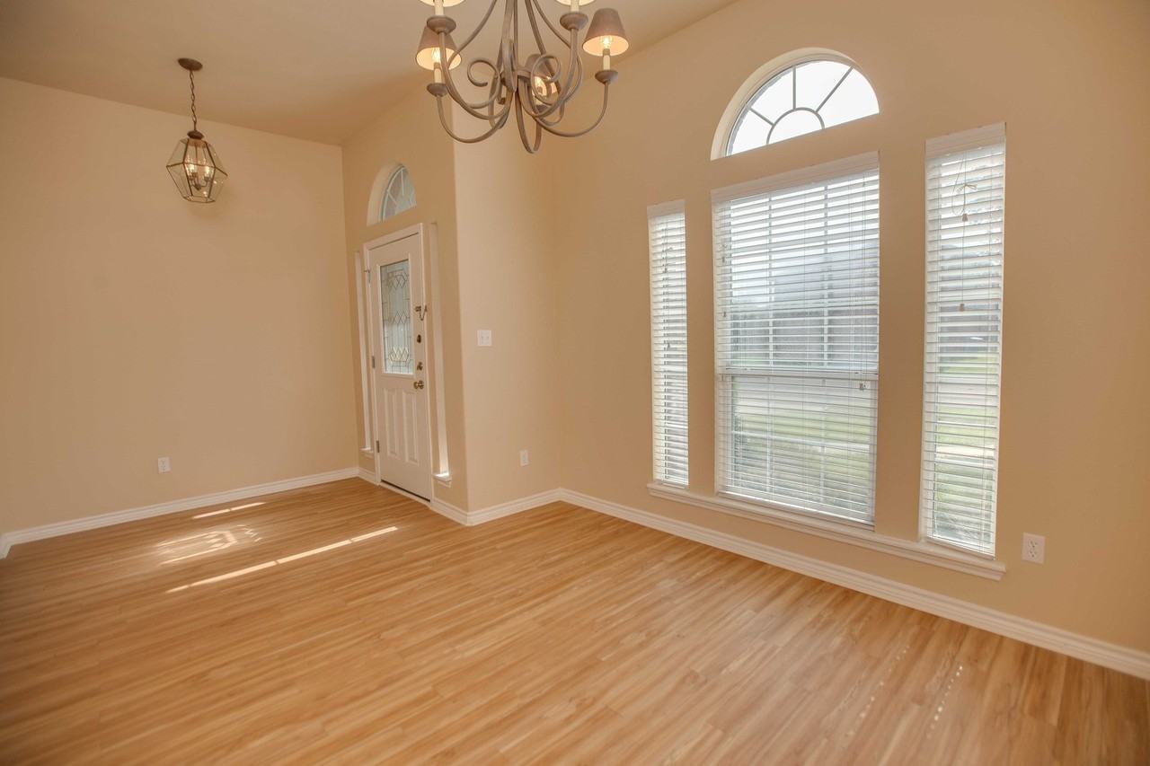 7517 Fort Griffen Dr - Photo 3 of 11