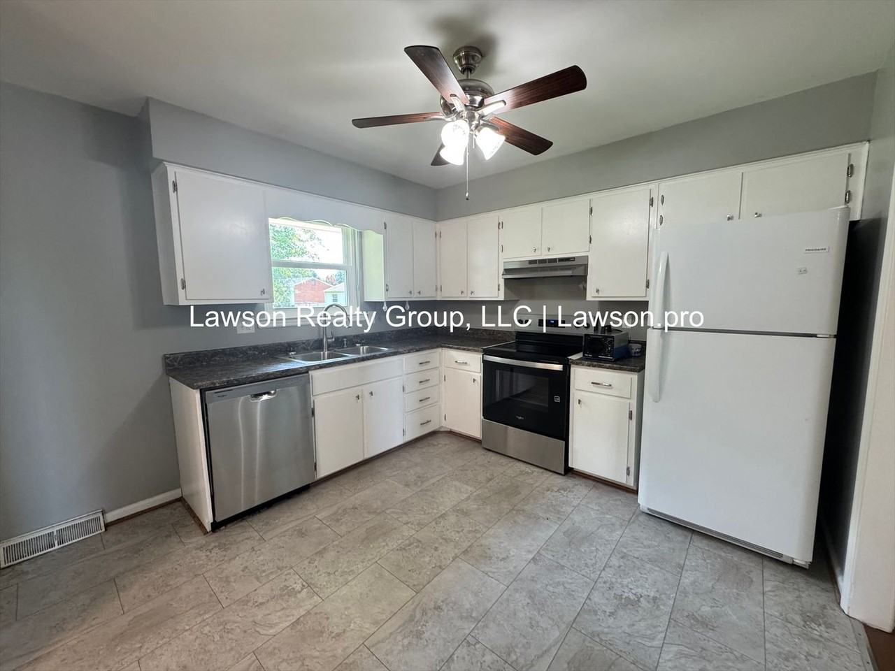 4711 Pennsylvania Ave Ne - Photo 5 of 22