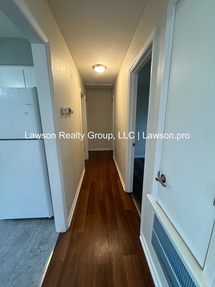 4711 Pennsylvania Ave Ne - Photo 6 of 22