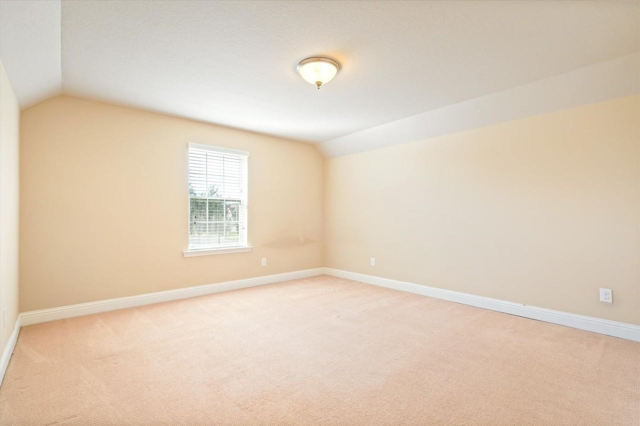 23946 Devonfield Ln - Photo 6 of 24