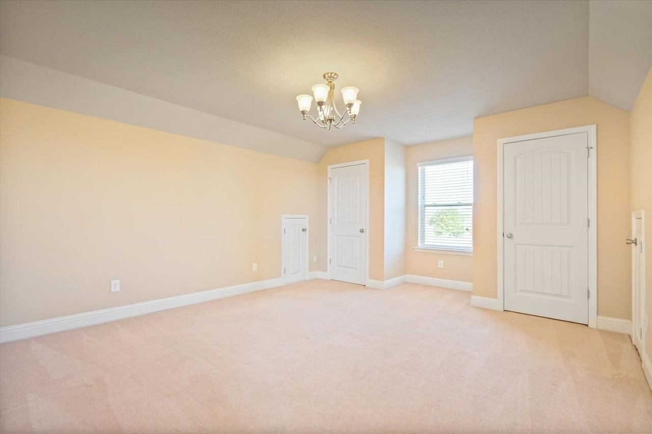 23946 Devonfield Ln - Photo 7 of 24