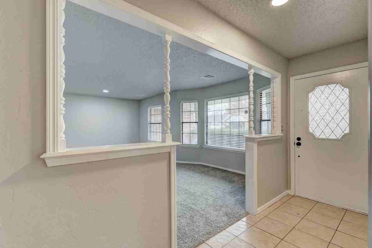 1208 Ne 22nd St - Photo 2 of 23
