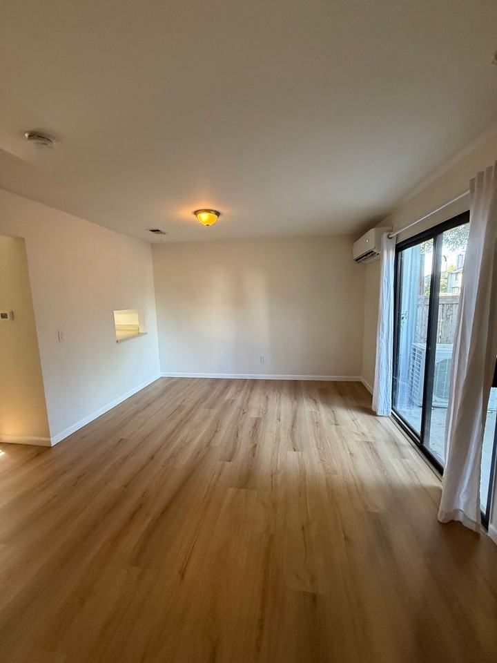 422 Occidental Cir - Photo 5 of 24