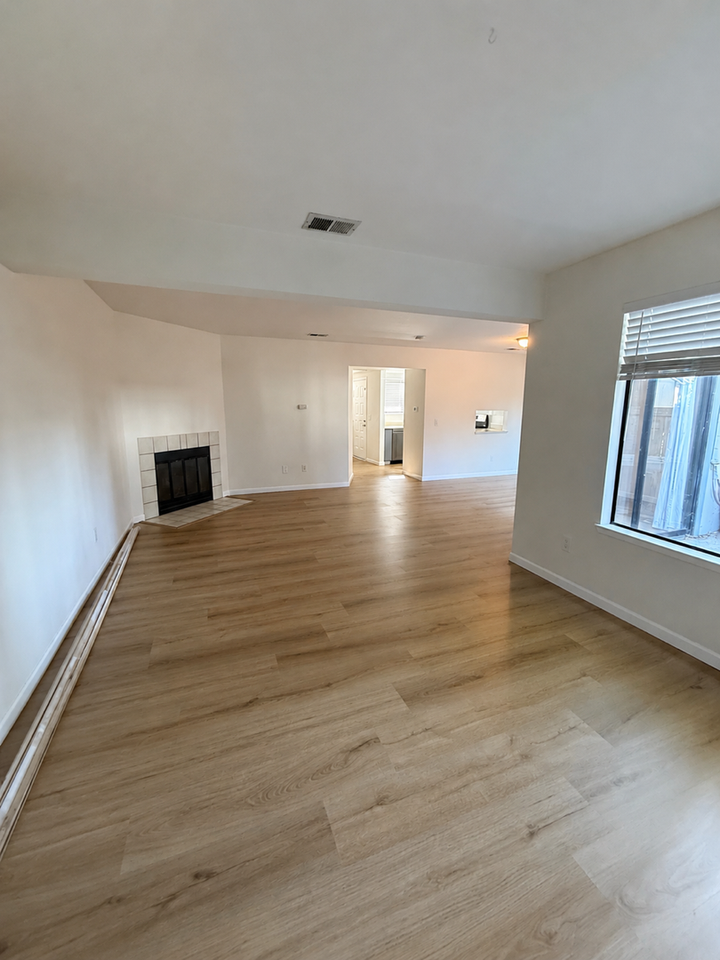 422 Occidental Cir - Photo 6 of 24