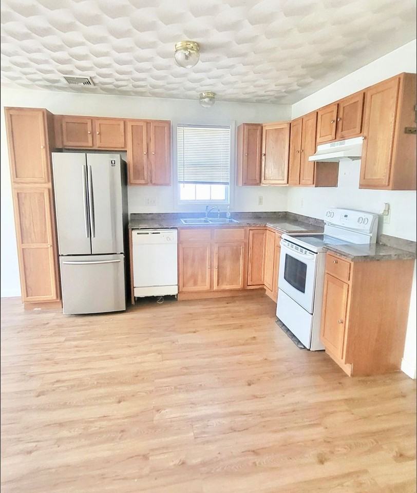 27 Felix St #2 - Photo 3 of 11
