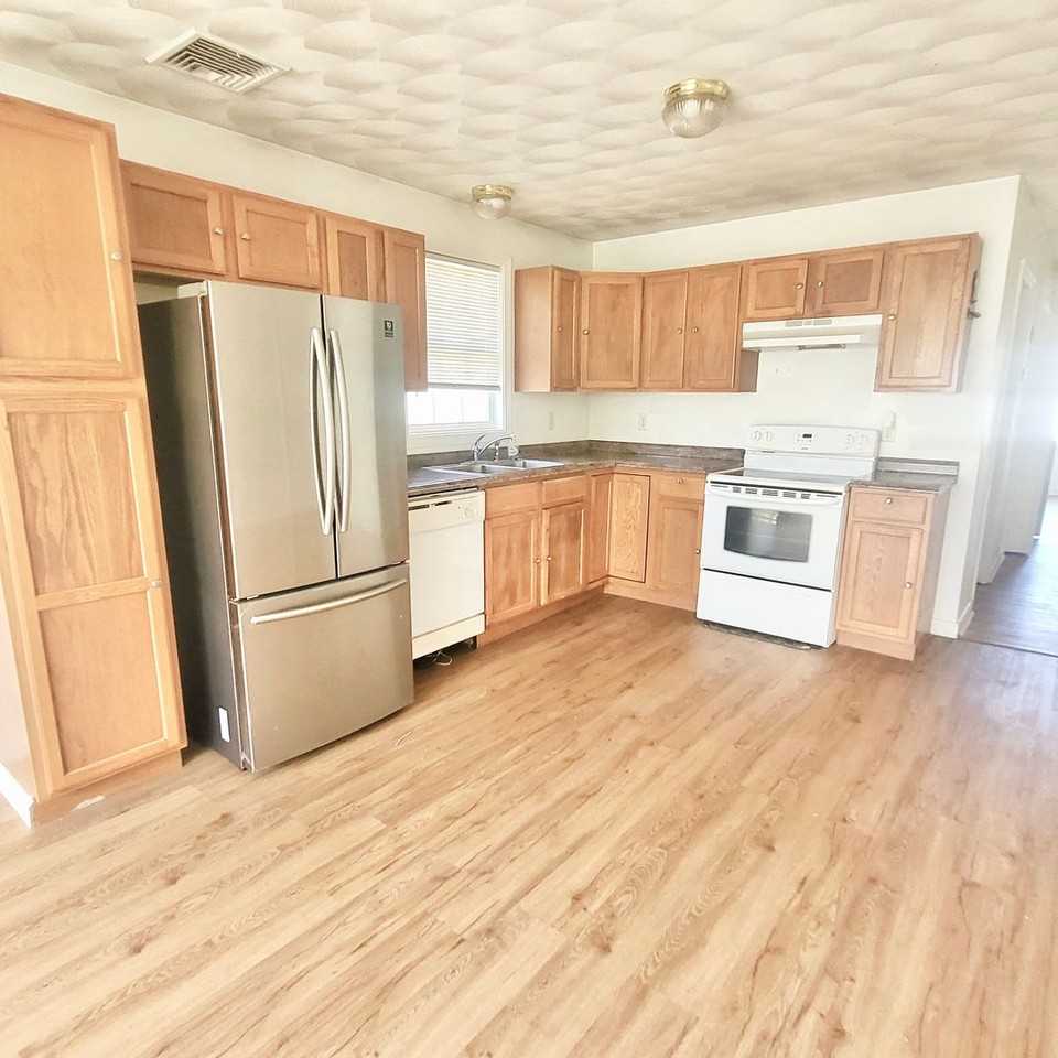 27 Felix St #2 - Photo 4 of 11