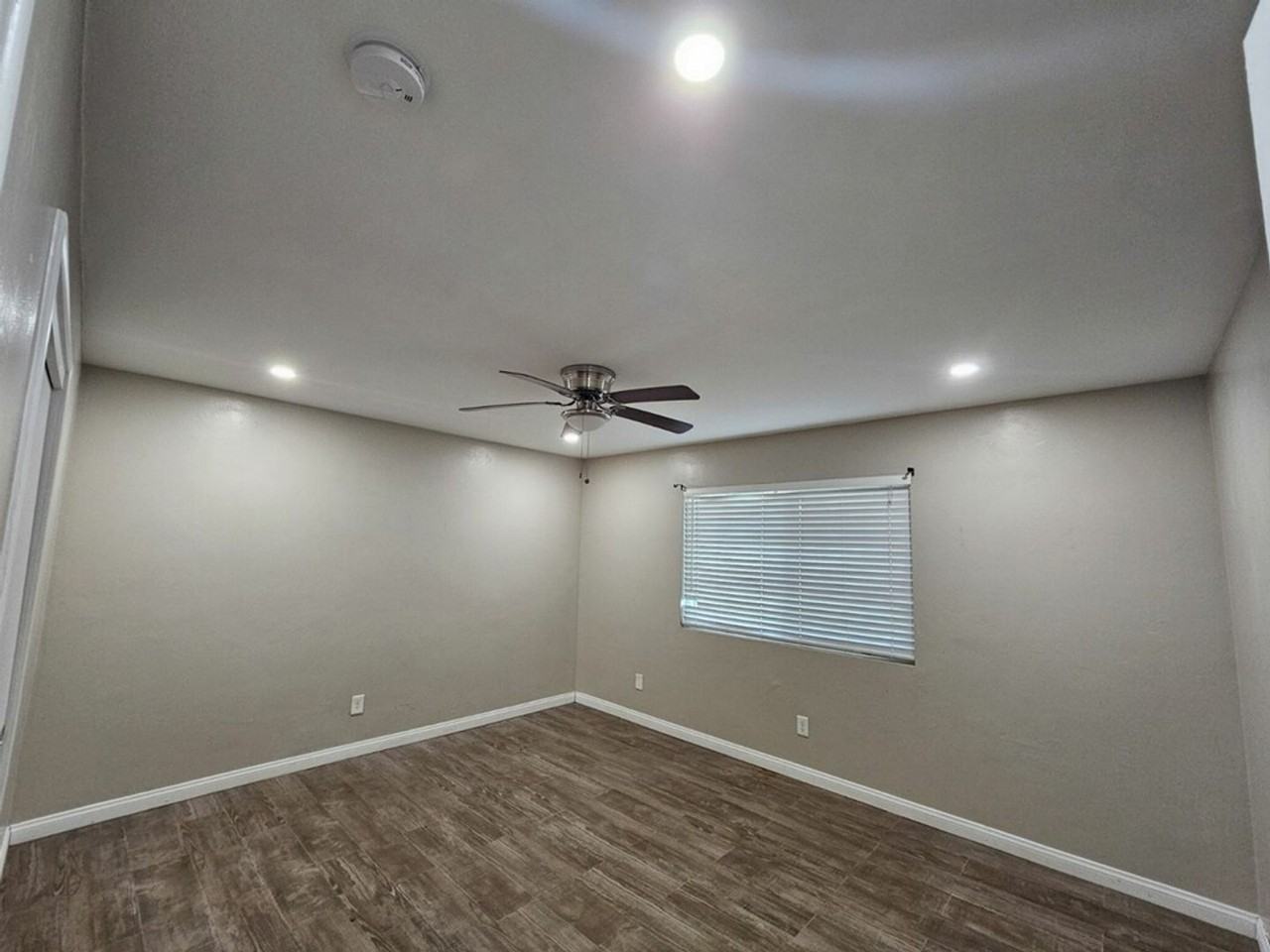 3408 Eisenhower Ave - Photo 6 of 21