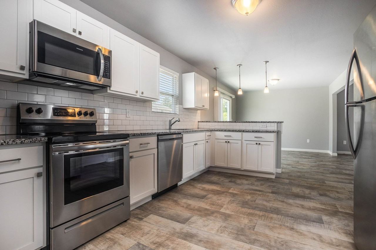 3509 Weldon Dr Sw - Photo 2 of 22