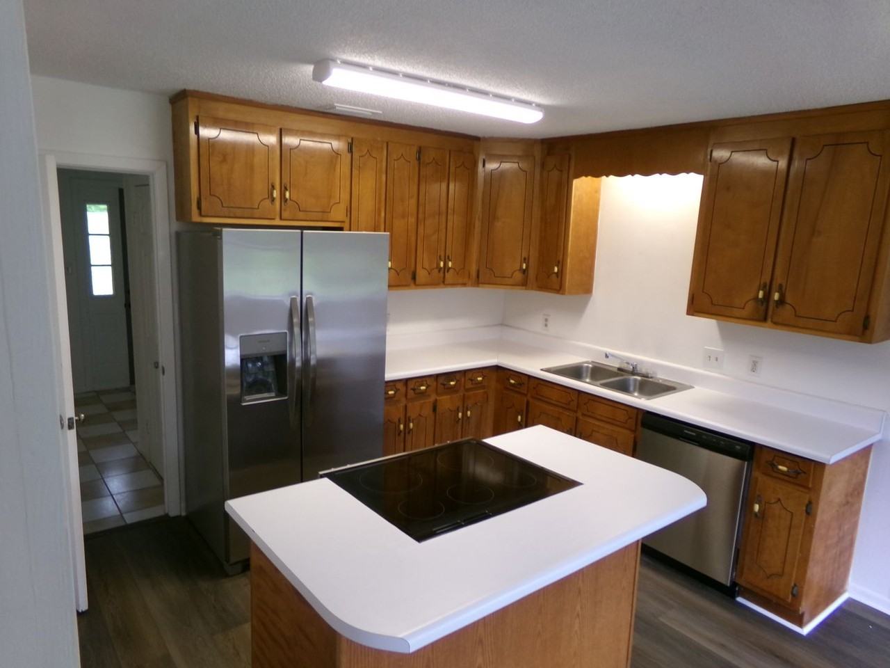 14299 Peterson Ln - Photo 5 of 17