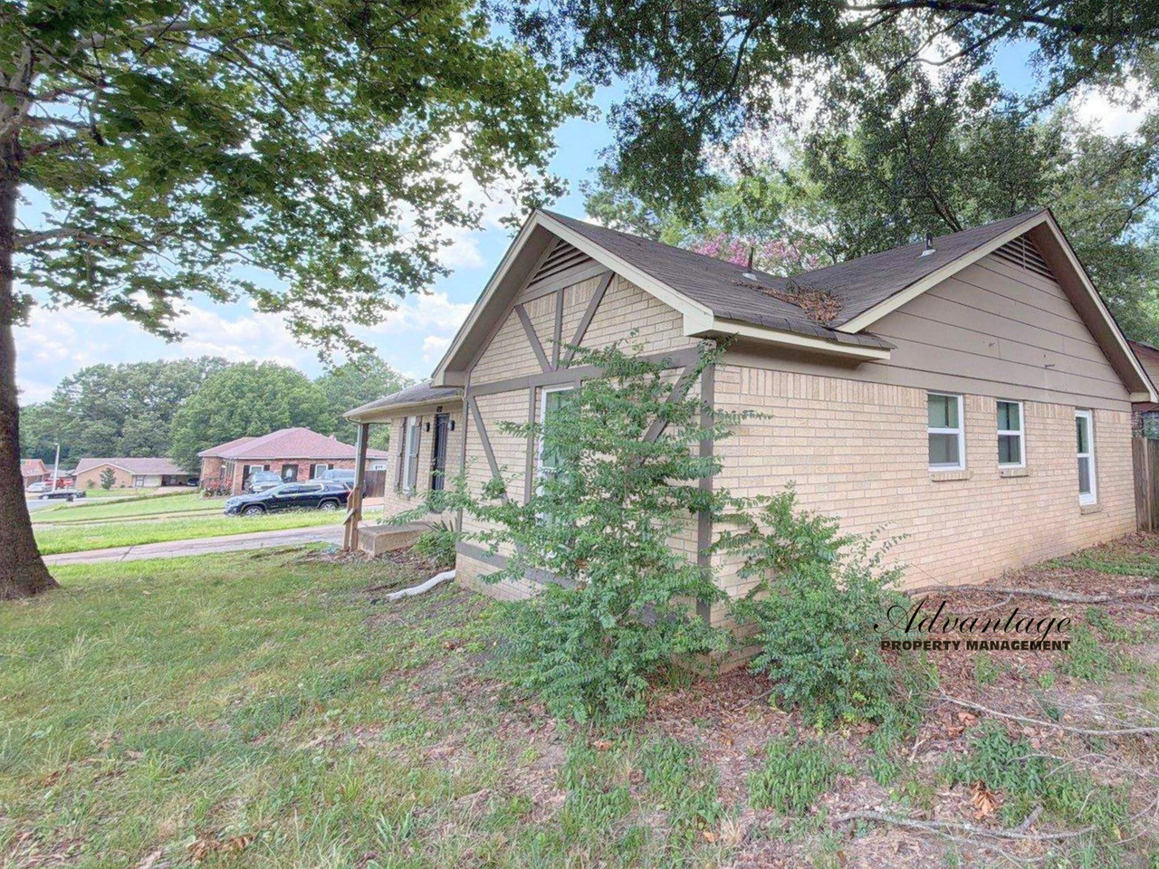 4092 Twilight Ave - Photo 3 of 23